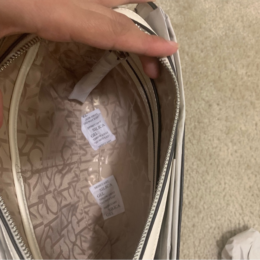 Calvin Klein Beige and White Crossbody Bag - Picture 9 of 9